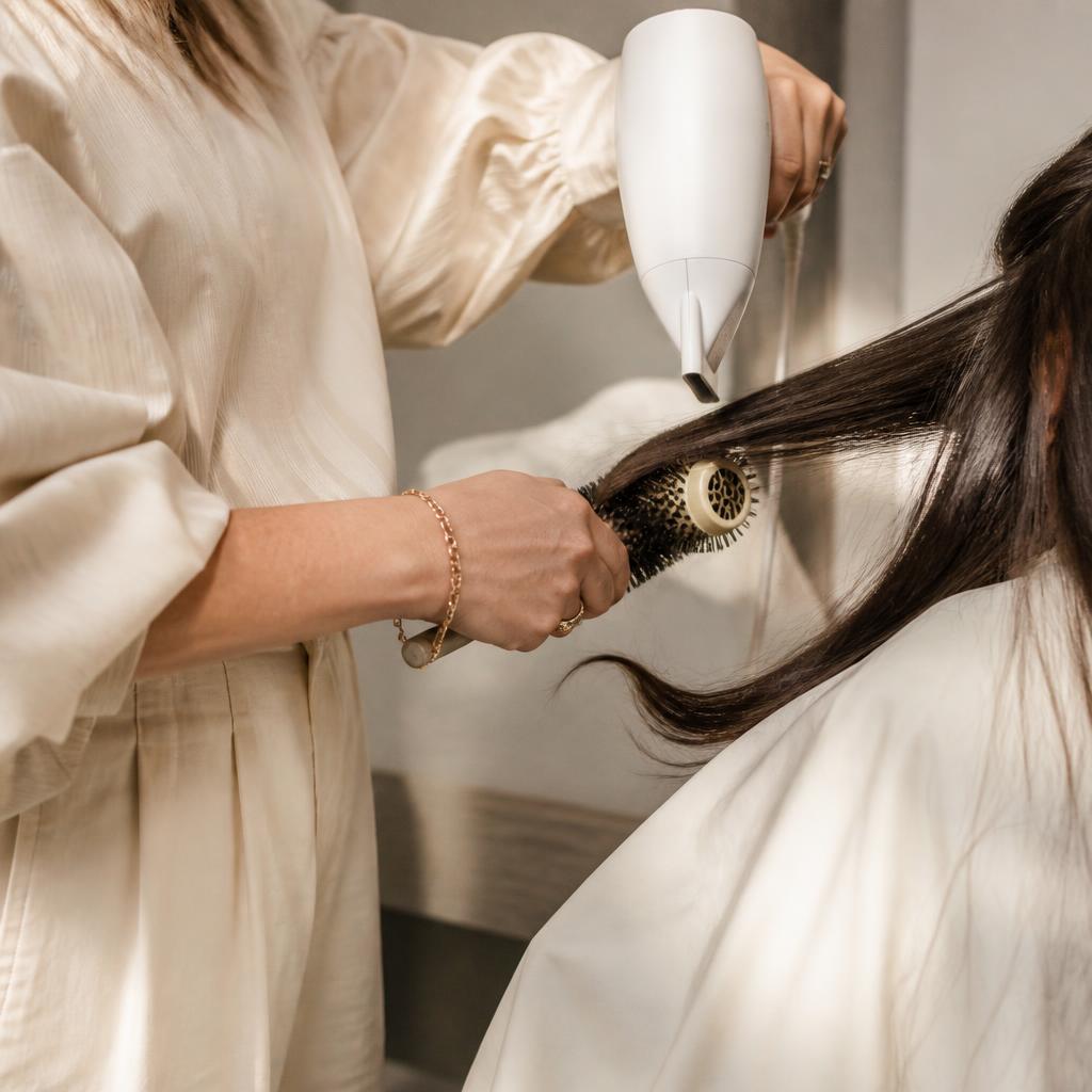 Blow-dry styling in motion